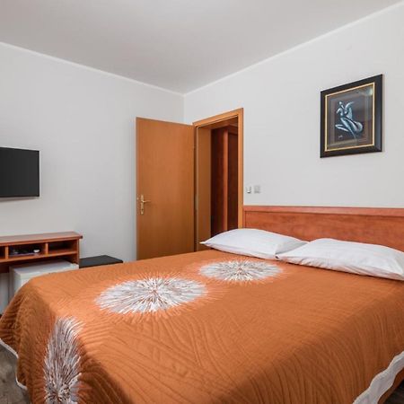Guest House Ana Baska  Bagian luar foto