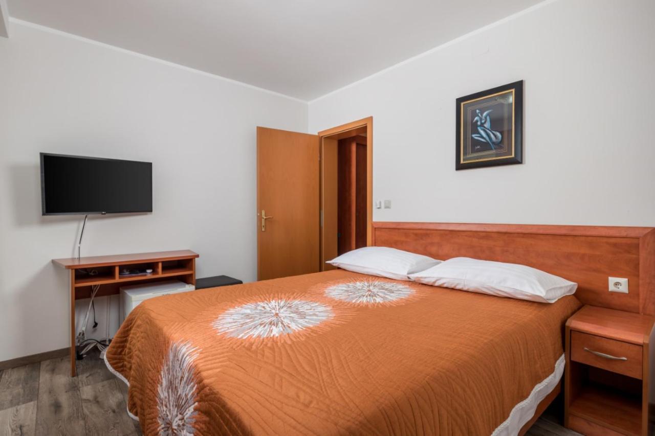 Guest House Ana Baska  Bagian luar foto